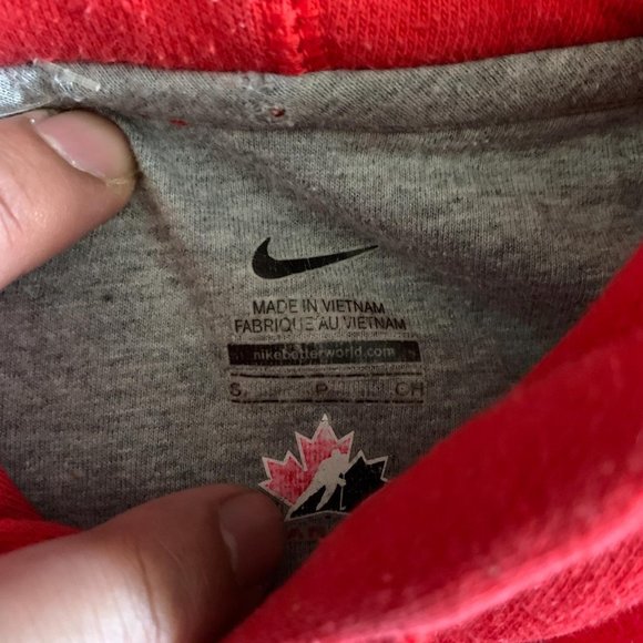 NIKE Canada Embroidered Center Swoosh Pullover Hoodie - Picture 2 of 4
